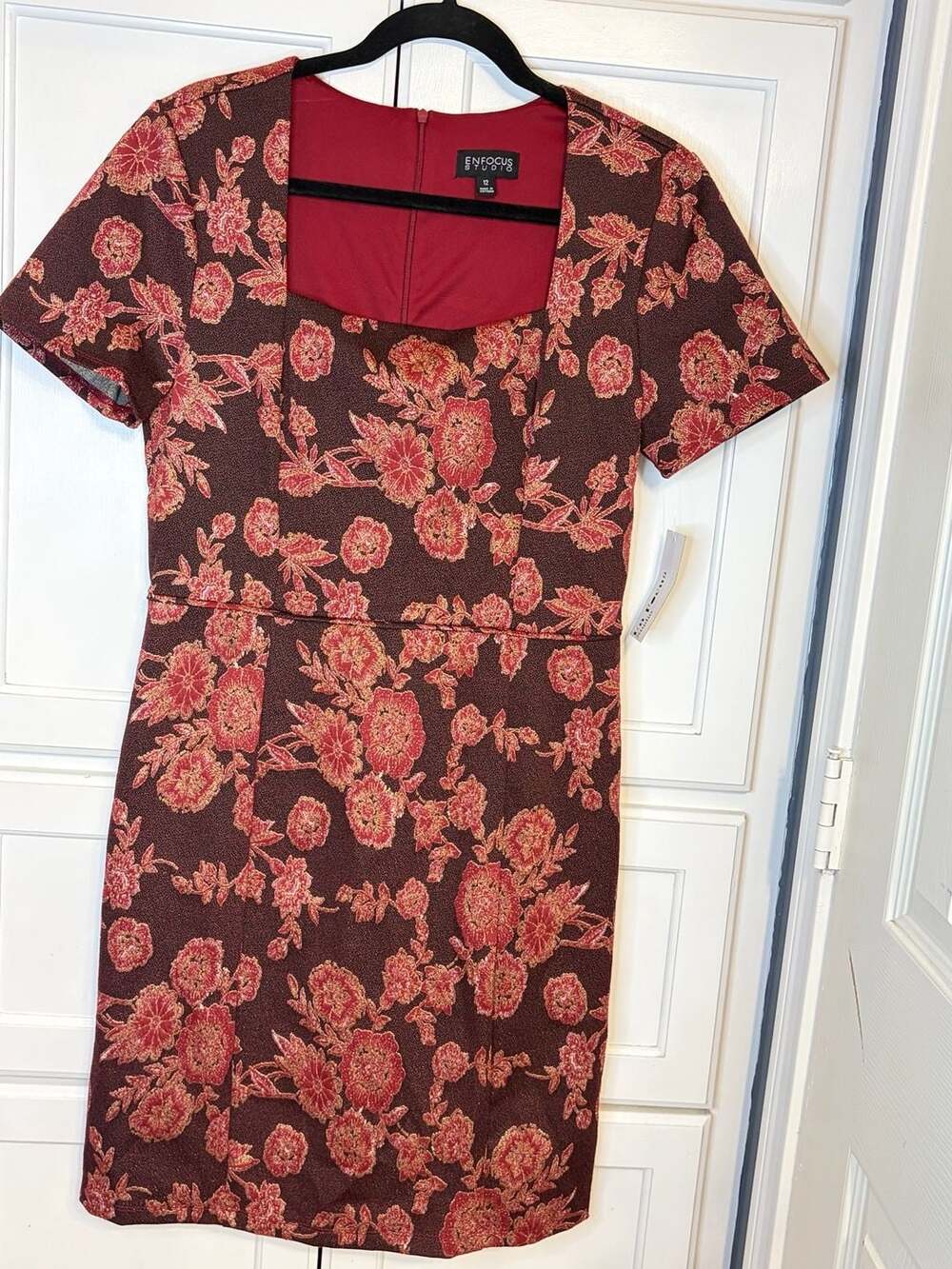 En Focus Studio Floral Brocade Dress Size 12 Black Red Gold Short Sleeve